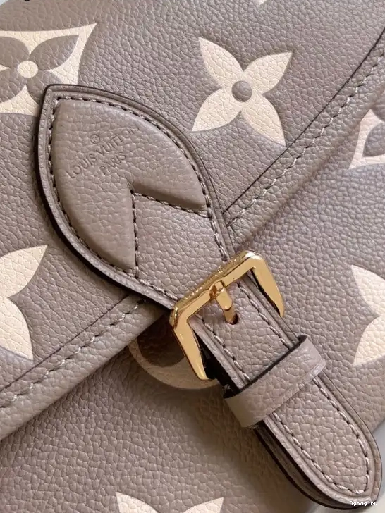 VUITTON Nano LOUIS Diane 0413
